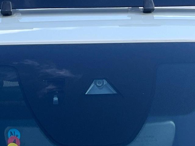 【ｉ-ＡＣＴＩＶＥＳＥＮＳＥ】走行中に前方の車両等を認識し、衝突しそうな時は警報とブレーキで衝突回避と被害軽減をアシスト。より安全にドライブをお楽しみいただけます。