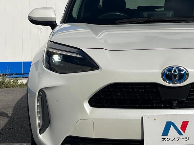 【ＬＥＤヘッドライト】悪天候や夜間走行時も良好な視界を確保し安心して運転できる高輝度ＬＥＤヘッドライトを装備！点灯速度が早く、消費電力も抑えられています。