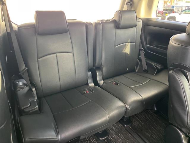 ３列目シートはもちろん状態良好☆大人でもゆったりと座って頂けますので、大人数でのお出かけもラクラクです♪ご家族で、気の知れた仲間で、ドライブに行くのが楽しみですね♪