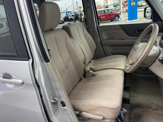 運転席シート廻りは使用感も少なく、良好な状態となっています。丁寧に使われていたことがよくわかりますね。