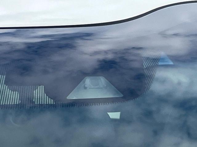 フリードハイブリッド ハイブリッド・ＥＸ　１年保証付　両側電動ドア　衝突被害軽減システム　レーダークルーズ　禁煙車　ハーフレザーシート　コーナーセンサー　スマートキー　ＬＥＤヘッド　ビルトインＥＴＣ　純正１５インチアルミ　車線逸脱警報（6枚目）