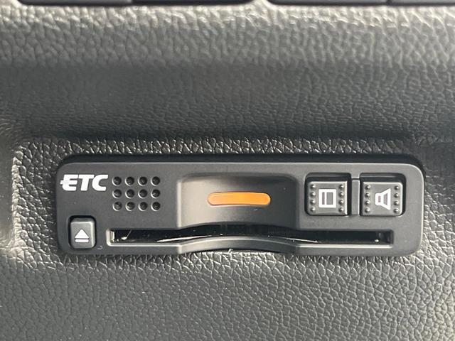 フリードハイブリッド ハイブリッド・ＥＸ　１年保証付　両側電動ドア　衝突被害軽減システム　レーダークルーズ　禁煙車　ハーフレザーシート　コーナーセンサー　スマートキー　ＬＥＤヘッド　ビルトインＥＴＣ　純正１５インチアルミ　車線逸脱警報（8枚目）