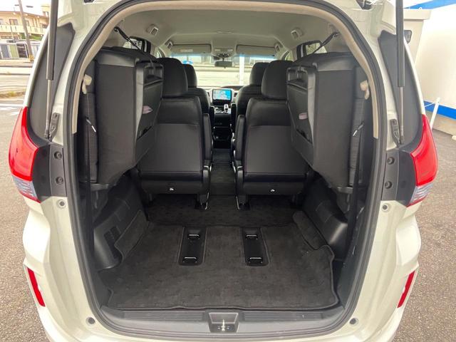 フリードハイブリッド ハイブリッド・ＥＸ　１年保証付　両側電動ドア　衝突被害軽減システム　レーダークルーズ　禁煙車　ハーフレザーシート　コーナーセンサー　スマートキー　ＬＥＤヘッド　ビルトインＥＴＣ　純正１５インチアルミ　車線逸脱警報（12枚目）