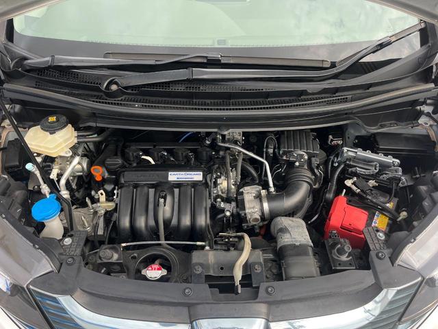 フリードハイブリッド ハイブリッド・ＥＸ　１年保証付　両側電動ドア　衝突被害軽減システム　レーダークルーズ　禁煙車　ハーフレザーシート　コーナーセンサー　スマートキー　ＬＥＤヘッド　ビルトインＥＴＣ　純正１５インチアルミ　車線逸脱警報（19枚目）