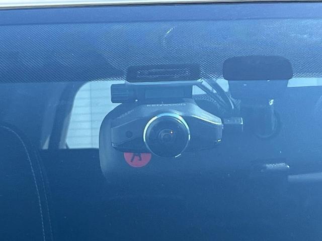 プリウスアルファ Ｓ　１年保証付　禁煙車　バックカメラ　レザーシート　ドラレコ　スマートキー　ビルトインＥＴＣ　純正１６インチアルミ　オートライト　オートエアコン　Ｂｌｕｅｔｏｏｔｈ　ＣＤ　ＤＶＤ再生（6枚目）