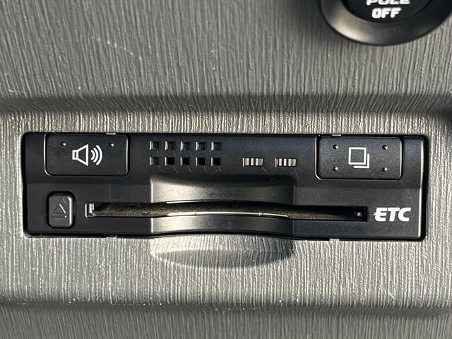 プリウスアルファ Ｓ　１年保証付　禁煙車　バックカメラ　レザーシート　ドラレコ　スマートキー　ビルトインＥＴＣ　純正１６インチアルミ　オートライト　オートエアコン　Ｂｌｕｅｔｏｏｔｈ　ＣＤ　ＤＶＤ再生（7枚目）