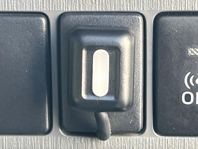 プリウスアルファ Ｓ　１年保証付　禁煙車　バックカメラ　レザーシート　ドラレコ　スマートキー　ビルトインＥＴＣ　純正１６インチアルミ　オートライト　オートエアコン　Ｂｌｕｅｔｏｏｔｈ　ＣＤ　ＤＶＤ再生（52枚目）