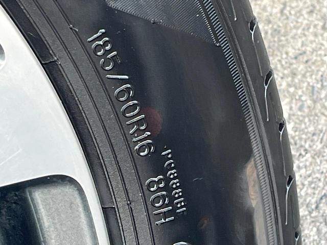 アクア クロスオーバー　１年保証付　バックカメラ　衝突被害軽減システム　禁煙車　ハーフレザーシート　ドラレコ　スマートキー　ＬＥＤヘッド　ビルトインＥＴＣ　クルコン　純正１６インチアルミ　車線逸脱警報　オートライト（24枚目）