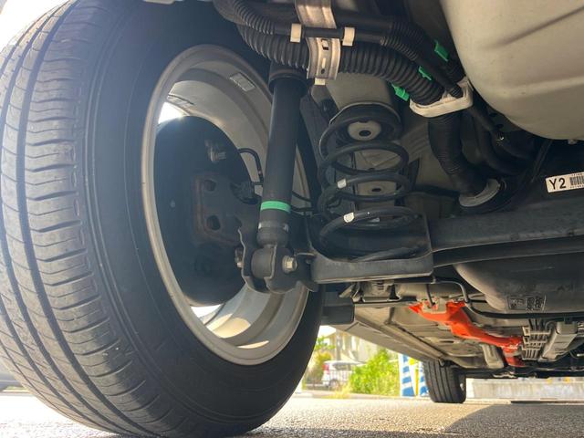 アクア クロスオーバー　１年保証付　バックカメラ　衝突被害軽減システム　禁煙車　ハーフレザーシート　ドラレコ　スマートキー　ＬＥＤヘッド　ビルトインＥＴＣ　クルコン　純正１６インチアルミ　車線逸脱警報　オートライト（27枚目）