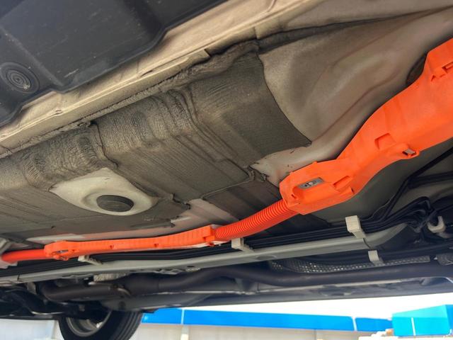 アクア クロスオーバー　１年保証付　バックカメラ　衝突被害軽減システム　禁煙車　ハーフレザーシート　ドラレコ　スマートキー　ＬＥＤヘッド　ビルトインＥＴＣ　クルコン　純正１６インチアルミ　車線逸脱警報　オートライト（28枚目）