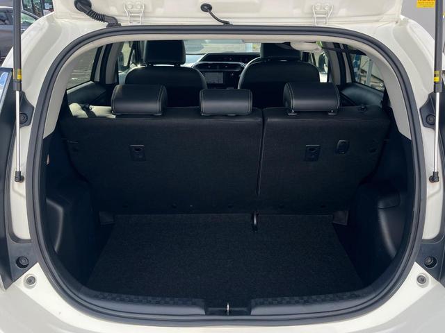 アクア クロスオーバー　１年保証付　バックカメラ　衝突被害軽減システム　禁煙車　ハーフレザーシート　ドラレコ　スマートキー　ＬＥＤヘッド　ビルトインＥＴＣ　クルコン　純正１６インチアルミ　車線逸脱警報　オートライト（37枚目）