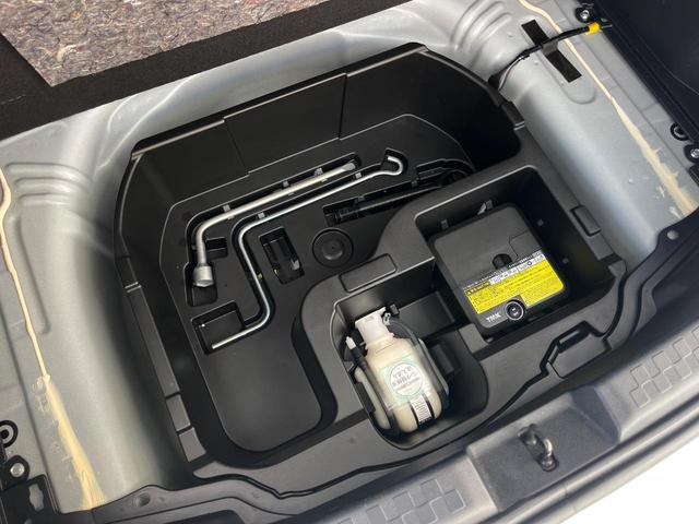 アクア クロスオーバー　１年保証付　バックカメラ　衝突被害軽減システム　禁煙車　ハーフレザーシート　ドラレコ　スマートキー　ＬＥＤヘッド　ビルトインＥＴＣ　クルコン　純正１６インチアルミ　車線逸脱警報　オートライト（38枚目）