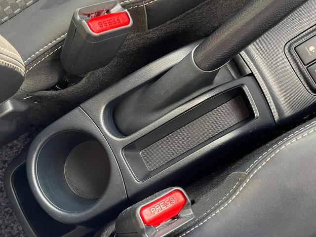 アクア クロスオーバー　１年保証付　バックカメラ　衝突被害軽減システム　禁煙車　ハーフレザーシート　ドラレコ　スマートキー　ＬＥＤヘッド　ビルトインＥＴＣ　クルコン　純正１６インチアルミ　車線逸脱警報　オートライト（57枚目）