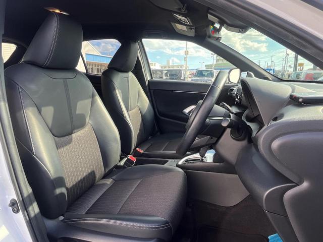 ヤリスクロス ハイブリッドＺ　１年保証付　全周囲カメラ　衝突被害軽減システム　禁煙車　ハーフレザーシート　コーナーセンサー　スマートキー　ＬＥＤヘッド　ＥＴＣ　クルコン　純正１８インチアルミ　オートライト　オートエアコン（10枚目）