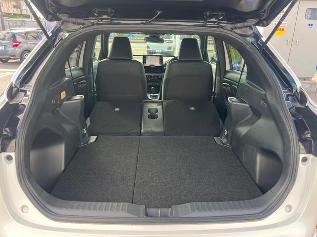 ヤリスクロス ハイブリッドＺ　１年保証付　全周囲カメラ　衝突被害軽減システム　禁煙車　ハーフレザーシート　コーナーセンサー　スマートキー　ＬＥＤヘッド　ＥＴＣ　クルコン　純正１８インチアルミ　オートライト　オートエアコン（12枚目）