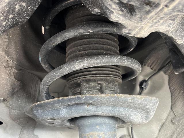 ヤリスクロス ハイブリッドＺ　１年保証付　全周囲カメラ　衝突被害軽減システム　禁煙車　ハーフレザーシート　コーナーセンサー　スマートキー　ＬＥＤヘッド　ＥＴＣ　クルコン　純正１８インチアルミ　オートライト　オートエアコン（22枚目）