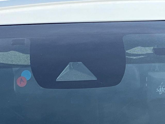 【トヨタセーフティセンス】走行中に前方の車両等を認識し、衝突しそうな時は警報とブレーキで衝突回避と被害軽減をアシスト。より安全にドライブをお楽しみいただけます。