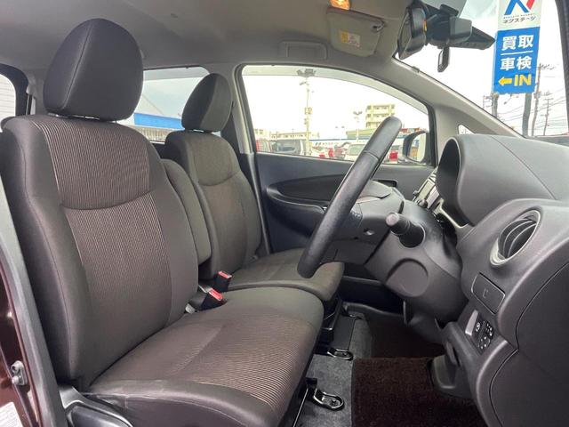 運転席シート廻りは使用感も少なく、良好な状態となっています。丁寧に使われていたことがよくわかりますね。