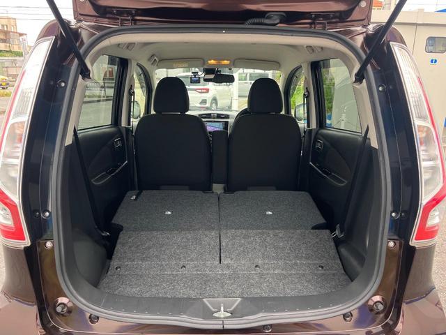 後席を格納すると、これだけの広さが！シーンに合わせたシートアレンジで、大きな荷物も積むことが出来ます♪