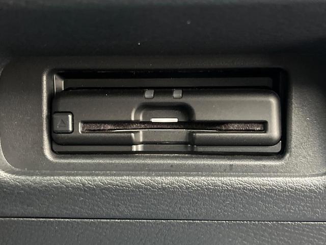 【ＥＴＣ】高速道路の料金所をストレスなく通過！話題のスポットやサービスエリアに多い「スマートＩＣ」利用時は必須のアイテムです。当店でセットアップを実施、ご納車当日からすぐにご利用いただけます！