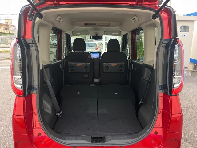 普段のお買い物や通勤、送迎等に十分な荷室スペースを確保しております。セカンドシートを倒すと、大きな荷物の積載も可能です♪