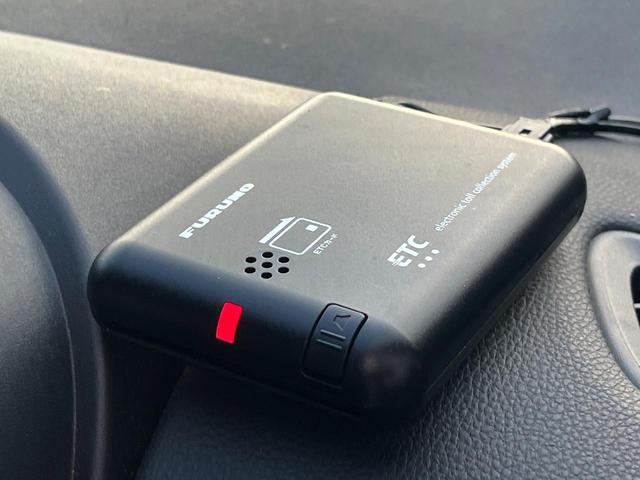 【ＥＴＣ】高速道路の料金所をストレスなく通過！話題のスポットやサービスエリアに多い「スマートＩＣ」利用時は必須のアイテムです。当店でセットアップを実施、ご納車当日からすぐにご利用いただけます！