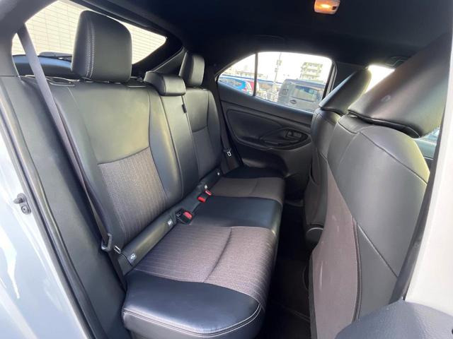 後部座席も気になるようなキズ・汚れやへたり等、大きなダメージはなく、良好な状態です。