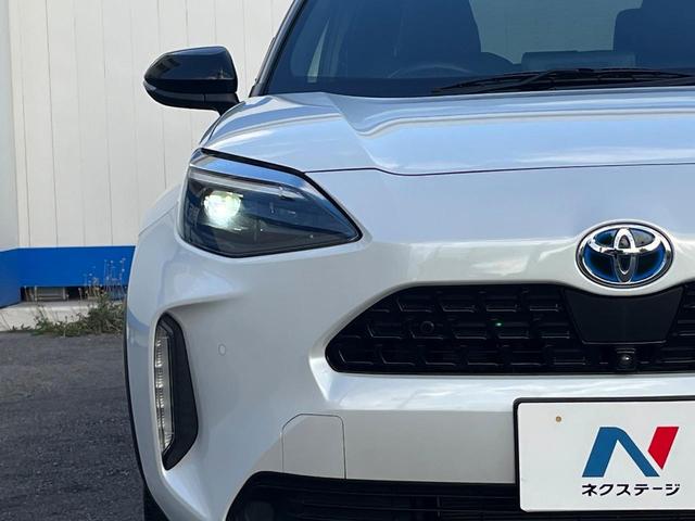 【ＬＥＤヘッドライト】悪天候や夜間走行時も良好な視界を確保し安心して運転できる高輝度ＬＥＤヘッドライトを装備！点灯速度が早く、消費電力も抑えられています。