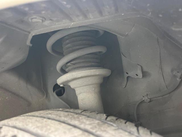 お車を安心してお乗りいただく為には、足回りの定期点検が欠かせません。サービスサポート（有償保証）では無料点検もご提供しており、安心のカーライフをお過ごしいただけるサポート体制が整っています。