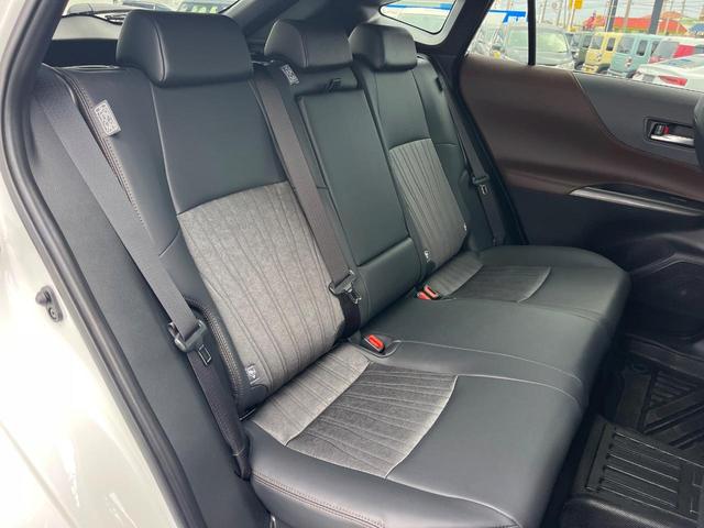 後部座席も気になるようなキズ・汚れやへたり等、大きなダメージはなく、良好な状態です。