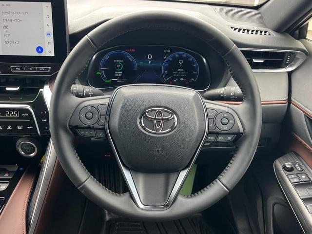 【純正革巻きステアリング】上質な革を使用することで、手にしっかり馴染みとても運転しやすいハンドルです♪