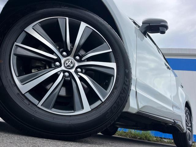 【純正１８インチアルミホイール】外観にマッチした純正アルミホイールを装着しております。各種社外アルミホイールや、スタッドレスタイヤも取扱いしております。是非ご相談ください♪