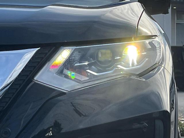 エクストレイル ２０Ｘｉ　１年保証付　純正９型ナビ　全周囲カメラ　プロパイロット　禁煙車　電動リアゲート　防水シート　コーナーセンサー　スマートキー　ＬＥＤヘッド　ビルトインＥＴＣ　クルコン　純正１８インチアルミ　車線逸脱警報（13枚目）