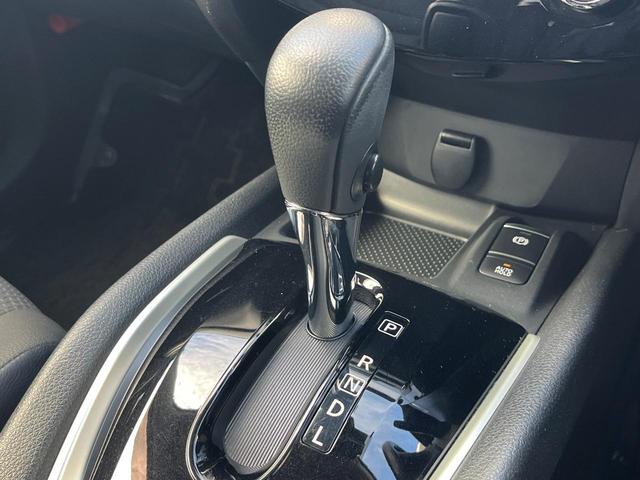 エクストレイル ２０Ｘｉ　１年保証付　純正９型ナビ　全周囲カメラ　プロパイロット　禁煙車　電動リアゲート　防水シート　コーナーセンサー　スマートキー　ＬＥＤヘッド　ビルトインＥＴＣ　クルコン　純正１８インチアルミ　車線逸脱警報（48枚目）