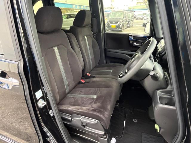 運転席シート廻りは使用感も少なく、良好な状態となっています。丁寧に使われていたことがよくわかりますね。