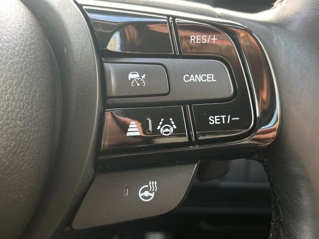 ヴェゼル ｅ：ＨＥＶ　Ｚ　１年保証付　レンタアップ　ＳＤナビ　バックカメラ　衝突被害軽減システム　レーダークルーズ　禁煙車　電動リアゲート　ハーフレザーシート　コーナーセンサー　スマートキー　ＬＥＤヘッド　ＥＴＣ（7枚目）