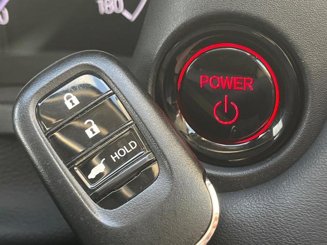 ヴェゼル ｅ：ＨＥＶ　Ｚ　１年保証付　レンタアップ　ＳＤナビ　バックカメラ　衝突被害軽減システム　レーダークルーズ　禁煙車　電動リアゲート　ハーフレザーシート　コーナーセンサー　スマートキー　ＬＥＤヘッド　ＥＴＣ（8枚目）