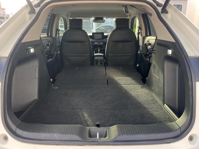 ヴェゼル ｅ：ＨＥＶ　Ｚ　１年保証付　レンタアップ　ＳＤナビ　バックカメラ　衝突被害軽減システム　レーダークルーズ　禁煙車　電動リアゲート　ハーフレザーシート　コーナーセンサー　スマートキー　ＬＥＤヘッド　ＥＴＣ（11枚目）