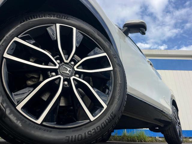 ヴェゼル ｅ：ＨＥＶ　Ｚ　１年保証付　レンタアップ　ＳＤナビ　バックカメラ　衝突被害軽減システム　レーダークルーズ　禁煙車　電動リアゲート　ハーフレザーシート　コーナーセンサー　スマートキー　ＬＥＤヘッド　ＥＴＣ（14枚目）