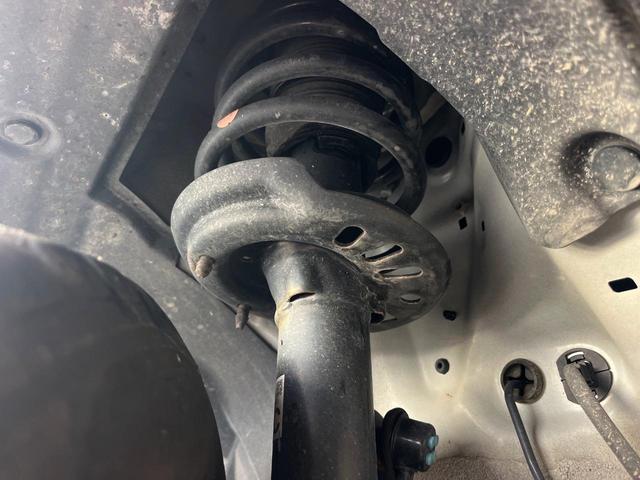 ヴェゼル ｅ：ＨＥＶ　Ｚ　１年保証付　レンタアップ　ＳＤナビ　バックカメラ　衝突被害軽減システム　レーダークルーズ　禁煙車　電動リアゲート　ハーフレザーシート　コーナーセンサー　スマートキー　ＬＥＤヘッド　ＥＴＣ（21枚目）