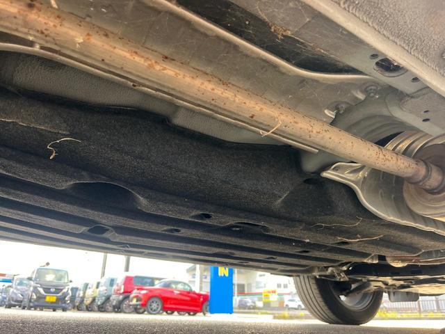 ヴェゼル ｅ：ＨＥＶ　Ｚ　１年保証付　レンタアップ　ＳＤナビ　バックカメラ　衝突被害軽減システム　レーダークルーズ　禁煙車　電動リアゲート　ハーフレザーシート　コーナーセンサー　スマートキー　ＬＥＤヘッド　ＥＴＣ（34枚目）