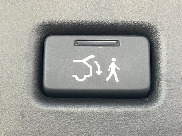 ヴェゼル ｅ：ＨＥＶ　Ｚ　１年保証付　レンタアップ　ＳＤナビ　バックカメラ　衝突被害軽減システム　レーダークルーズ　禁煙車　電動リアゲート　ハーフレザーシート　コーナーセンサー　スマートキー　ＬＥＤヘッド　ＥＴＣ（41枚目）