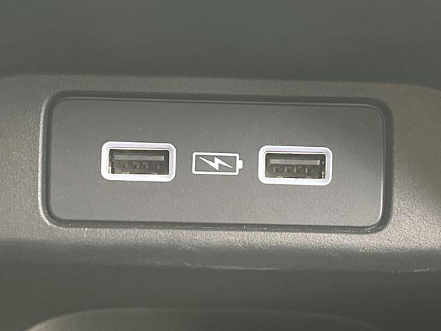 ヴェゼル ｅ：ＨＥＶ　Ｚ　１年保証付　レンタアップ　ＳＤナビ　バックカメラ　衝突被害軽減システム　レーダークルーズ　禁煙車　電動リアゲート　ハーフレザーシート　コーナーセンサー　スマートキー　ＬＥＤヘッド　ＥＴＣ（45枚目）