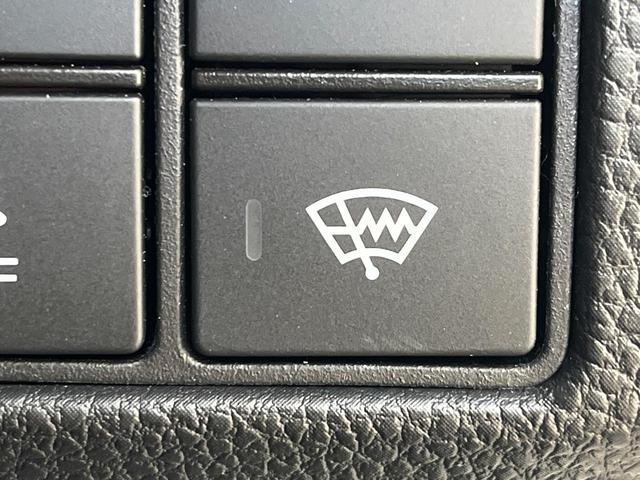 ヴェゼル ｅ：ＨＥＶ　Ｚ　１年保証付　レンタアップ　ＳＤナビ　バックカメラ　衝突被害軽減システム　レーダークルーズ　禁煙車　電動リアゲート　ハーフレザーシート　コーナーセンサー　スマートキー　ＬＥＤヘッド　ＥＴＣ（47枚目）