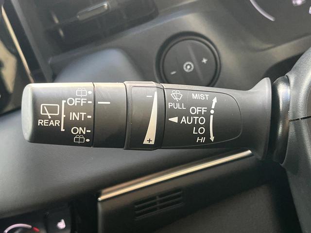 ヴェゼル ｅ：ＨＥＶ　Ｚ　１年保証付　レンタアップ　ＳＤナビ　バックカメラ　衝突被害軽減システム　レーダークルーズ　禁煙車　電動リアゲート　ハーフレザーシート　コーナーセンサー　スマートキー　ＬＥＤヘッド　ＥＴＣ（52枚目）