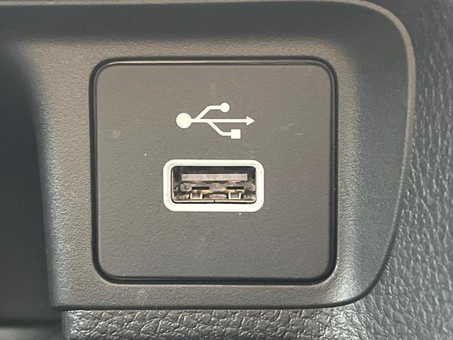 ヴェゼル ｅ：ＨＥＶ　Ｚ　１年保証付　レンタアップ　ＳＤナビ　バックカメラ　衝突被害軽減システム　レーダークルーズ　禁煙車　電動リアゲート　ハーフレザーシート　コーナーセンサー　スマートキー　ＬＥＤヘッド　ＥＴＣ（56枚目）