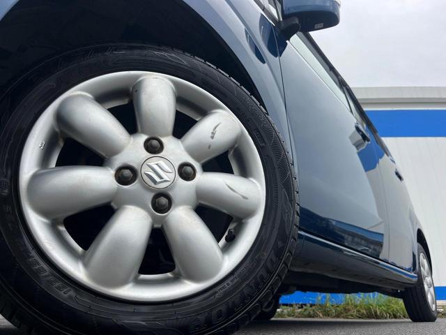 【純正アルミホイール】外観にマッチした純正アルミホイールを装着しております。各種社外アルミホイールや、スタッドレスタイヤも取扱いしております。是非ご相談ください♪