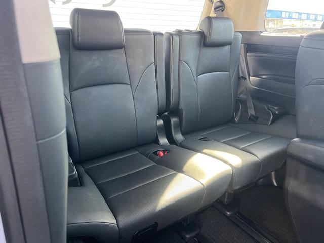 後席を格納すると、これだけの広さが！シーンに合わせたシートアレンジで、大きな荷物も積むことが出来ます♪