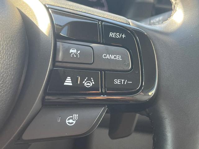 【アダプティブクルーズコントロール】高速道路での長距離走行が楽に！！自動で速度を保つクルーズコントロールが、衝突軽減システムと連携し、前方の車両を感知して車間を保つように速度調節してくれます！！