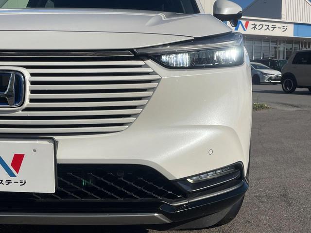 【ＬＥＤヘッドライト】悪天候や夜間走行時も良好な視界を確保し安心して運転できる高輝度ＬＥＤヘッドライトを装備！点灯速度が早く、消費電力も抑えられています。